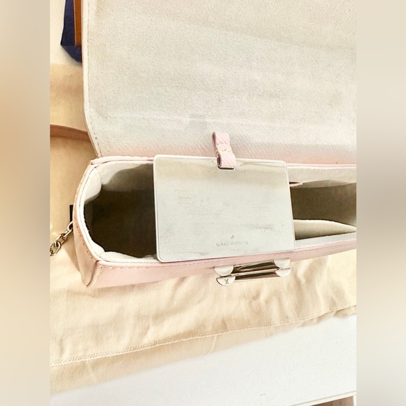 Louis Vuitton Twist Pink Epi MM Shoulder Bag - Picture 8 of 12